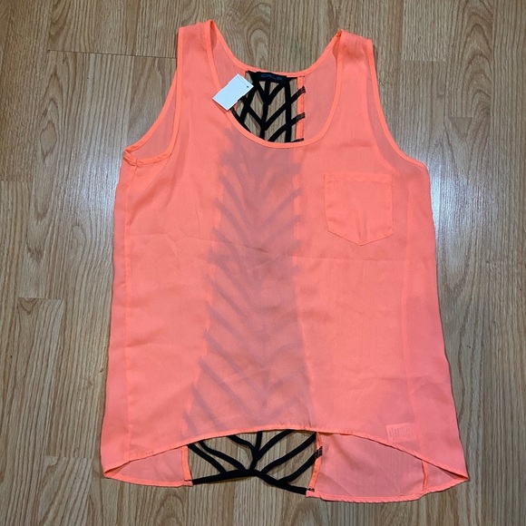 Open back‎ tank top - Picture 1 of 3